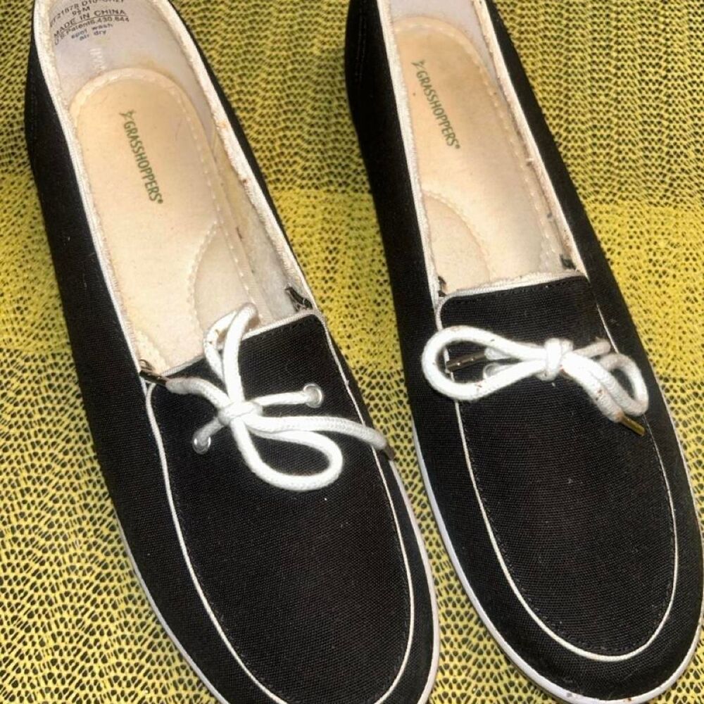 Grasshoppers Women's Black Loafers